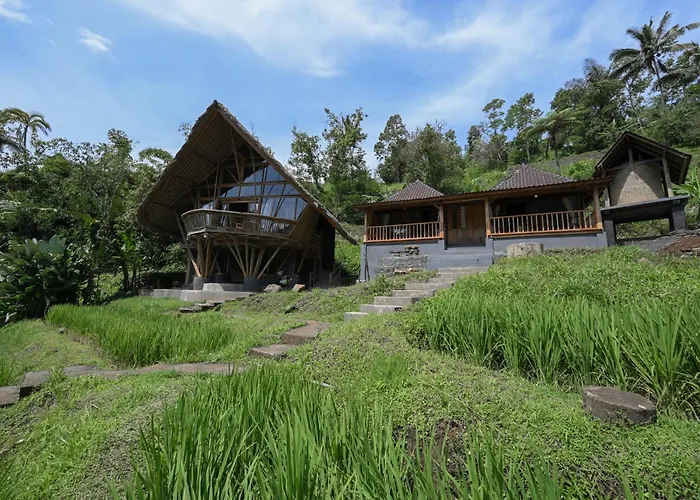 Keuma & Resto By The Lavana Villa