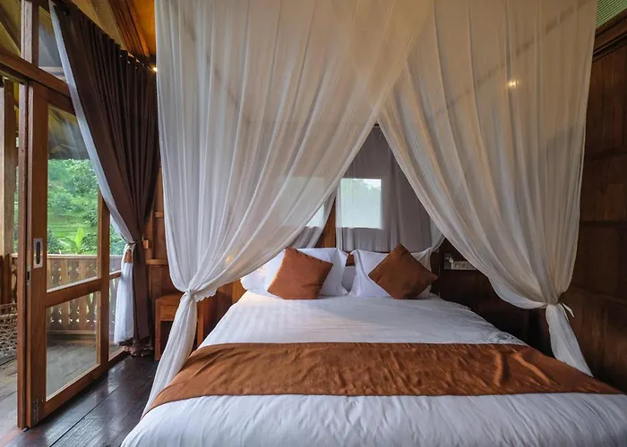 Keuma & Resto By The Lavana Villa *