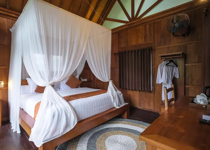 Keuma & Resto By The Lavana Villa