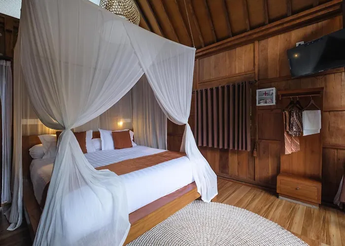 Keuma & Resto By The Lavana Villa *