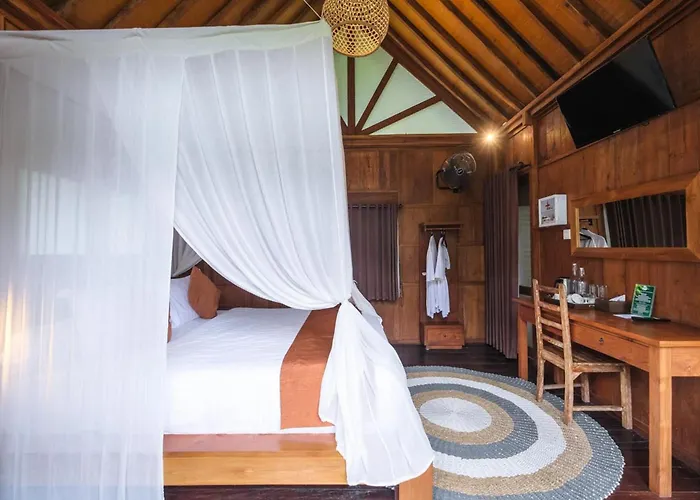 Keuma & Resto By The Lavana Villa