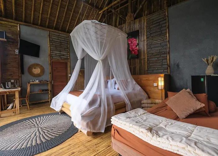 Keuma & Resto By The Lavana Villa *