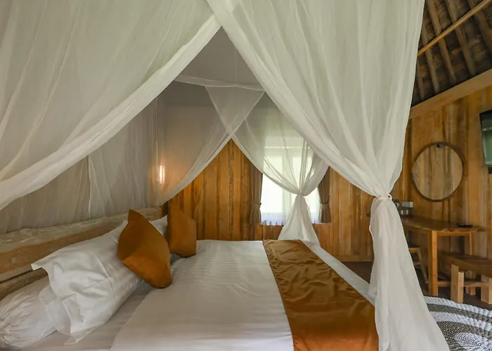 Keuma & Resto By The Lavana Villa *