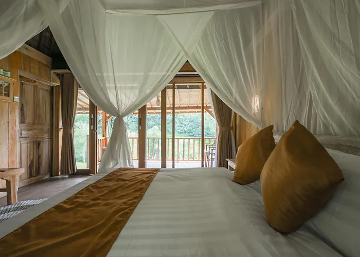 Villa Keuma & Resto By The Lavana *