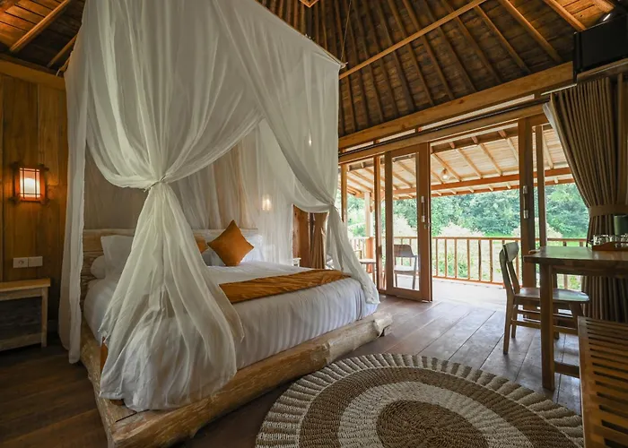 Keuma & Resto By The Lavana Villa