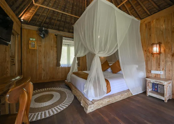 Keuma & Resto By The Lavana Villa *