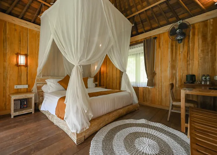 Keuma & Resto By The Lavana Villa